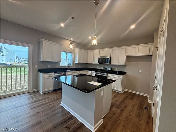 3rd image of 22 Brewster Dr