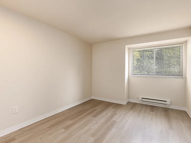Westhampton Apartments — Photo 67