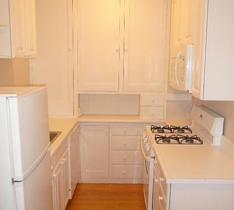 3rd image of 1895 Chestnut St #21PF