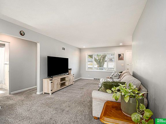 4th image of 2401 S 48th Ave