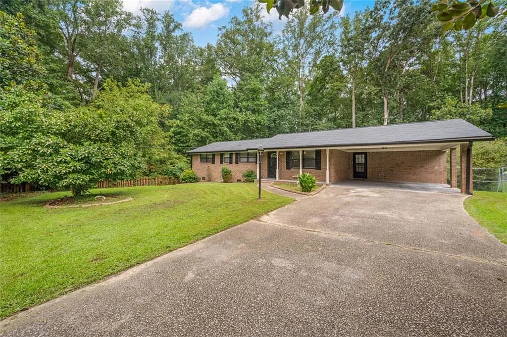 5 bed, 3.0 bath, 2085 sqft, $5,500 — Photo 3