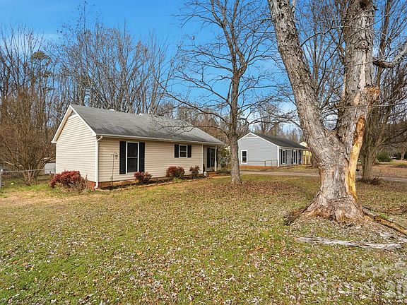 4th image of 7501 Lancashire Dr