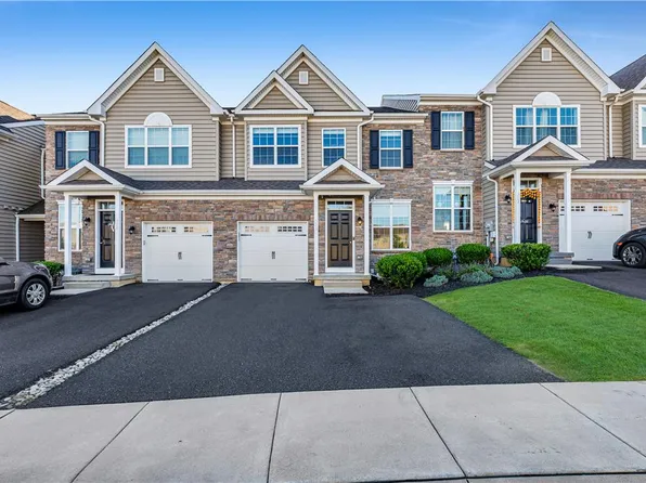 310 Redclover Ln, Allentown, PA 18104