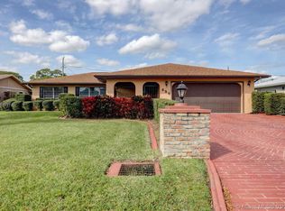 525 SE Brookside Ter, Pt Saint Lucie, FL 34983