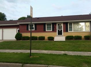 310 2nd St SW, Plainview, MN 55964