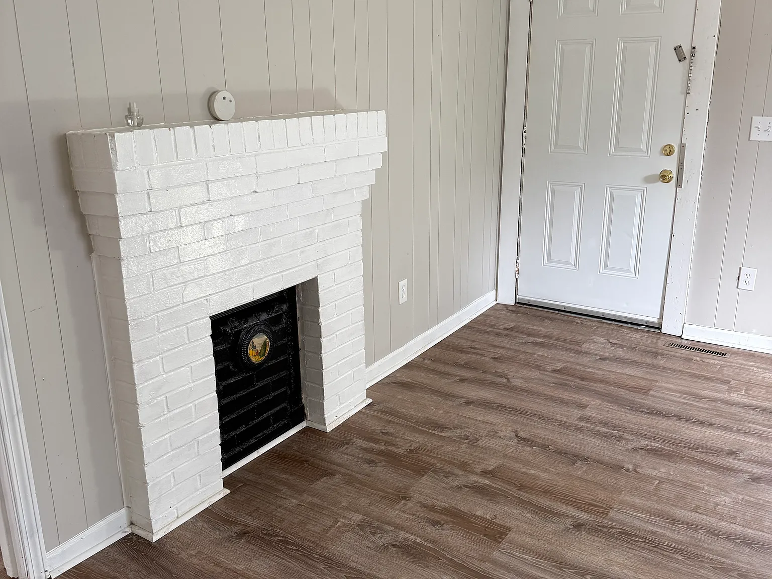 2 bed, 890 sqft, $1,450 — Photo 2