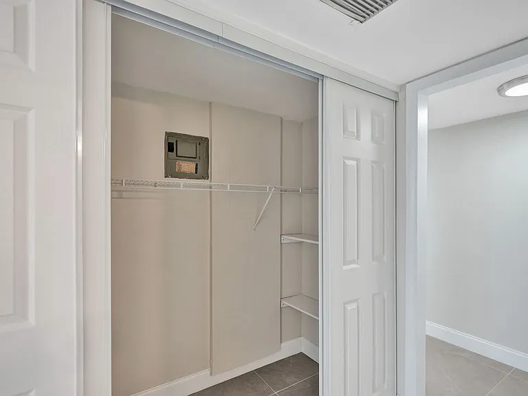 4222 Inverrary Blvd — Photo 17