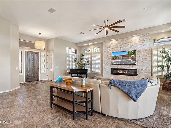 4th image of 2331 W HAZELHURST Drive