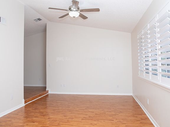 3rd image of 8014 Bay Lakes Ct
