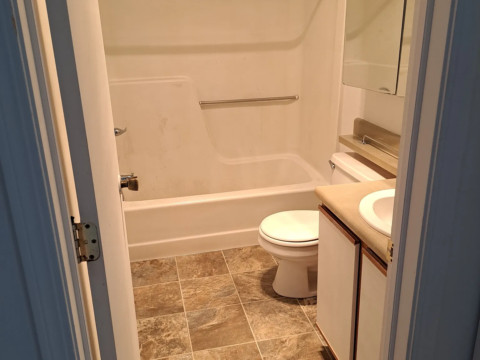 2104 Lincoln Ave — Photo 4