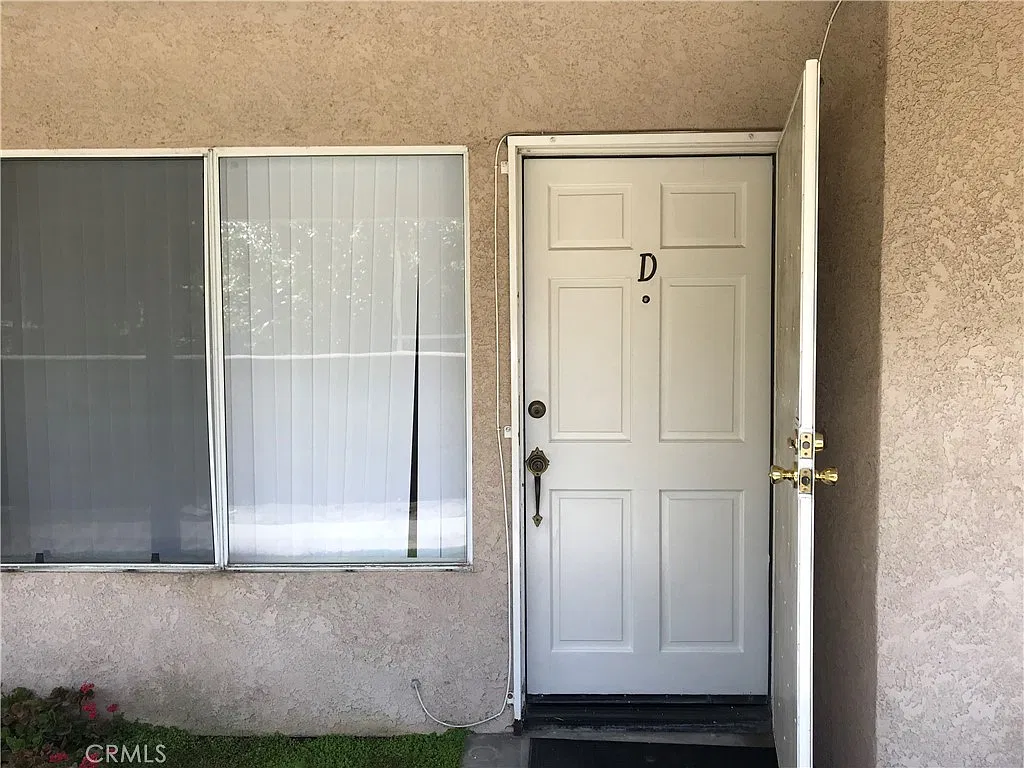 2 bed, 1100 sqft, $2,650 — Photo 3