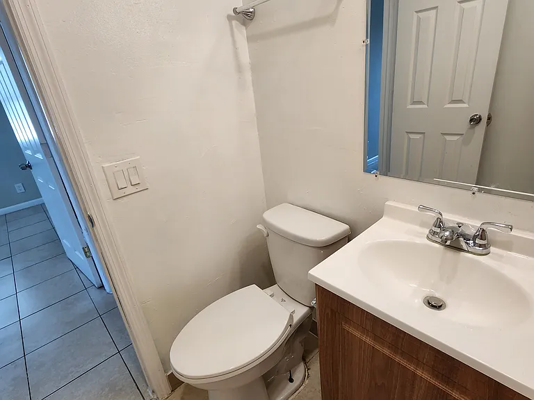 933 Laurel Dr — Photo 21