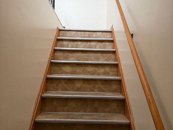 4th image of 226 Garden Pkwy Floor 2