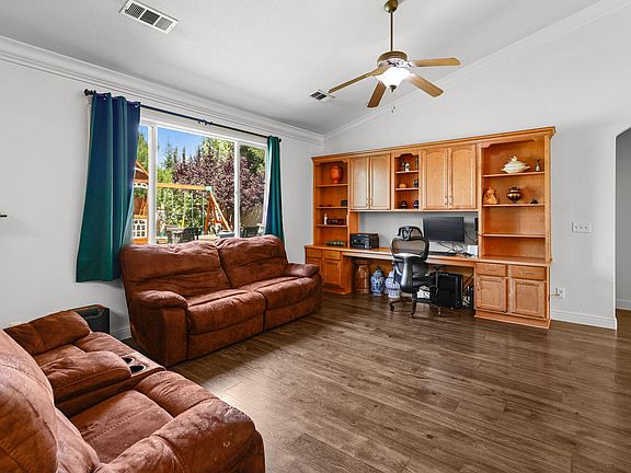 5th image of 938 Leisha Ln