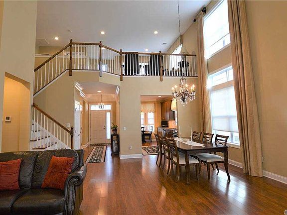 5th image of 159 Symphony Ct