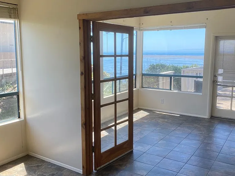 6773 Del Playa Dr — Photo 8