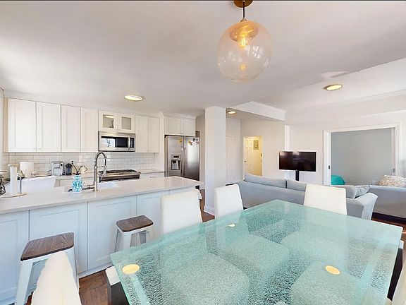 5th image of 320 E 52nd St APT 14B