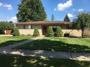 36526 Thomas Dr, Sterling Heights, MI 48312