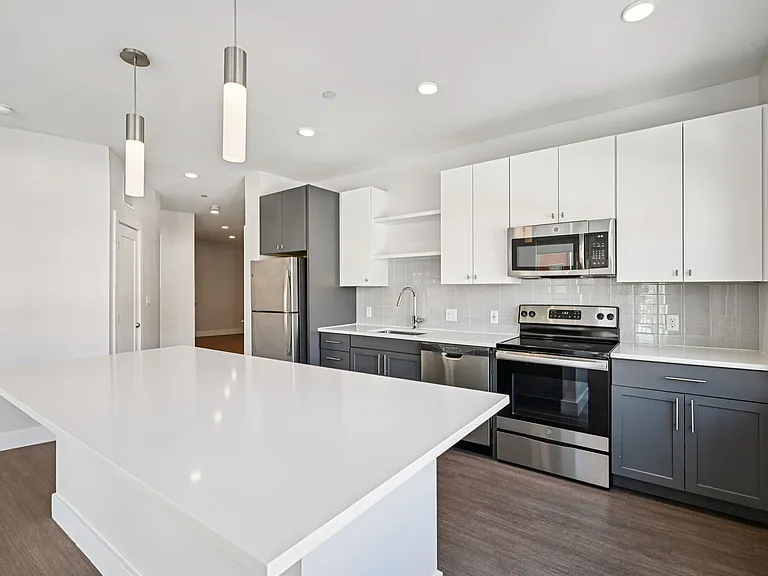 Orpheum Apartments — Photo 4
