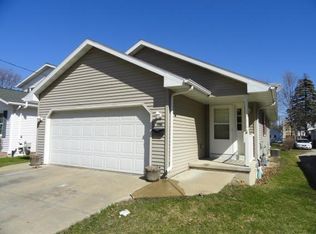 1096 Dousman St, Green Bay, WI 54303