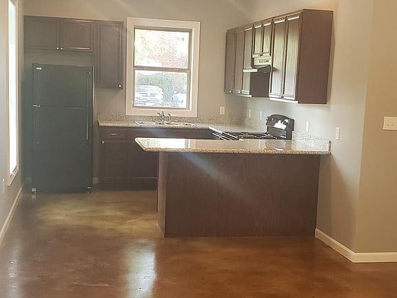 3rd image of 513 W Lagrange St APT 2