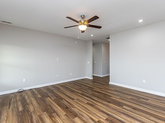 5th image of 516 Greathouse Dr