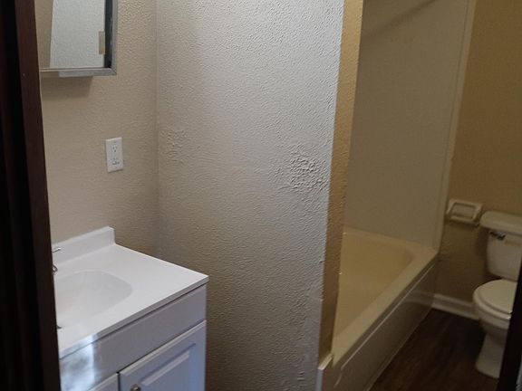 3rd image of 215 Indiana Ave