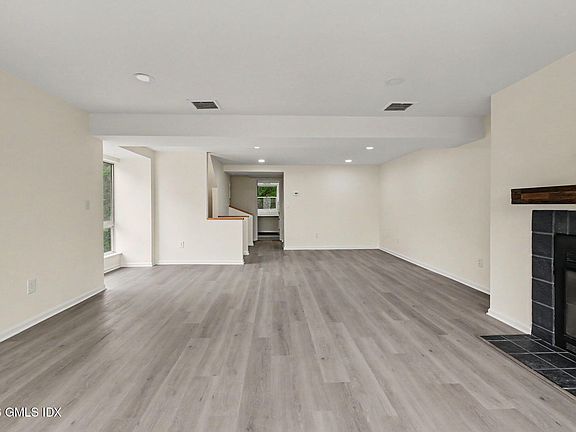 3rd image of 21 Highland Rd #21