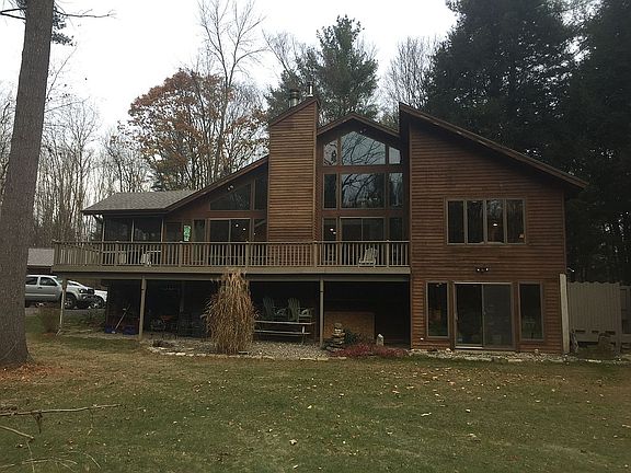 3rd image of 7 Stewart Ct