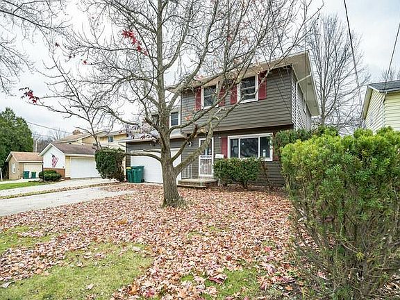 2nd image of 14030 Summit Ave