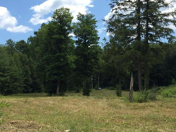 4th image of 66 Woodland Trl