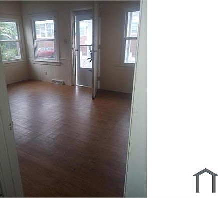 5th image of 21-12 Crandon Ave S