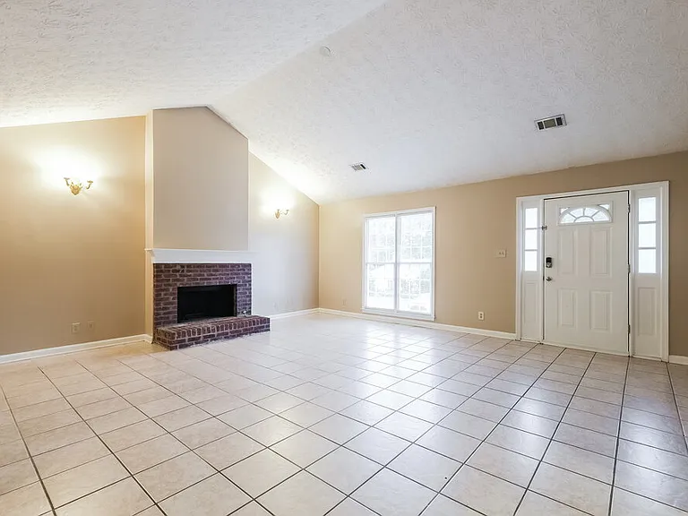 3935 Willowmeade Dr — Photo 4