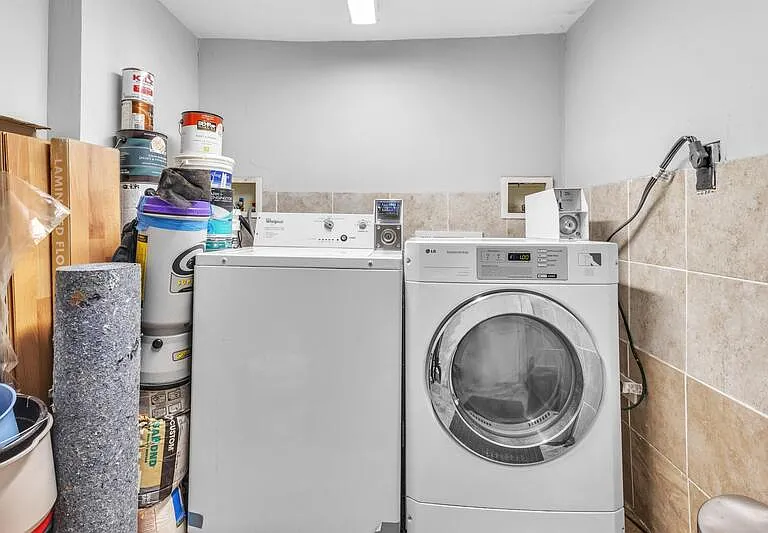 226 W Monument St #1R — Photo 16