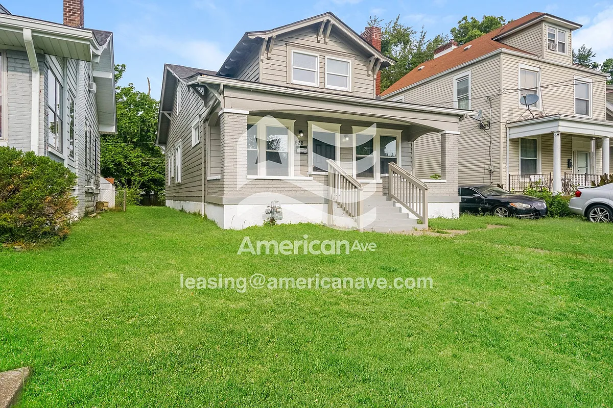 1346335_002_wm_-_front_view_12992193.jpg - 628 S 40th St