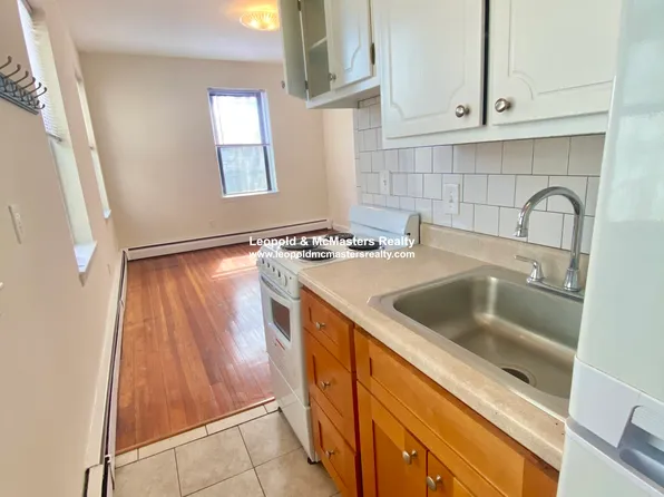 62 Brighton Ave, Boston, MA