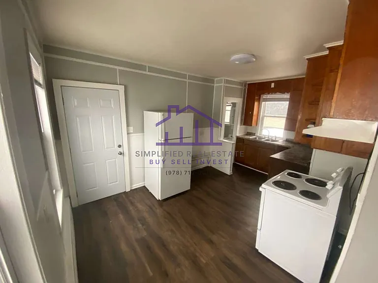 14 College St #3 — Photo 2