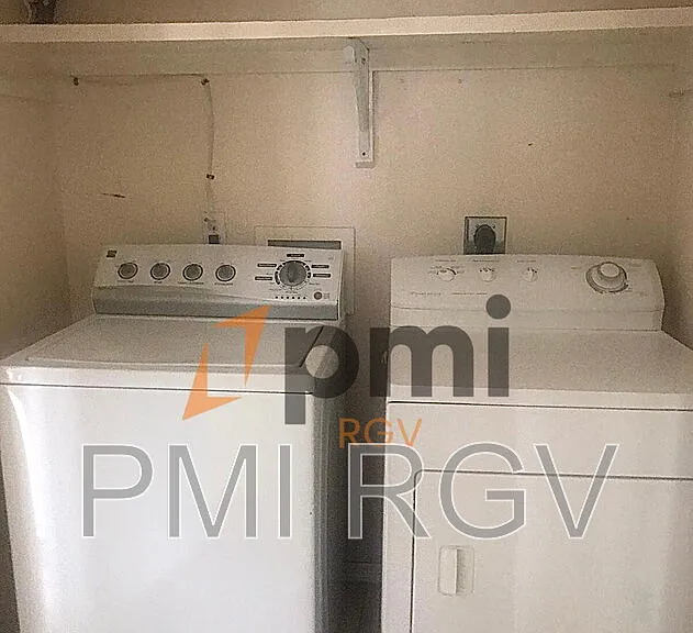 1105 S Palm Dr #4 — Photo 4
