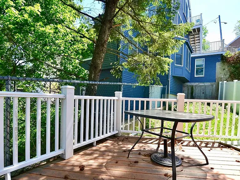 44 Newton St — Photo 8
