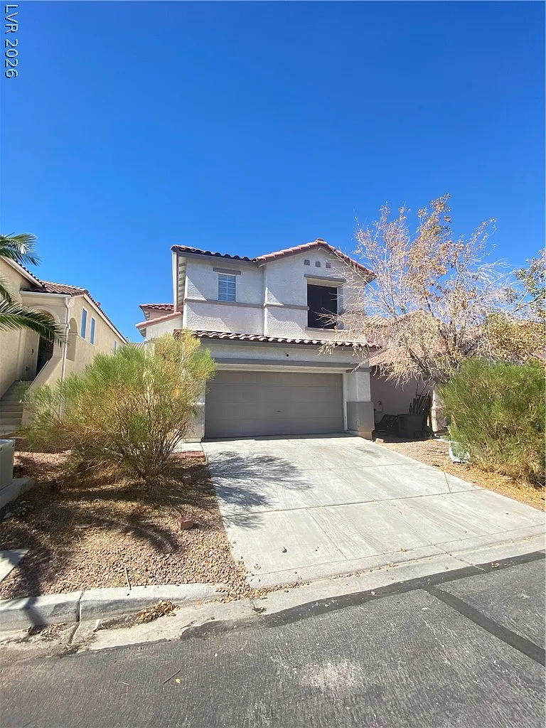 4 bed, 2.5 bath, 2297 sqft, $2,090 — Photo 1