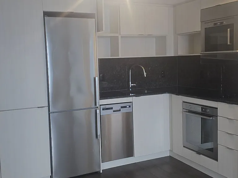 7 Mabelle Ave #707 — Photo 11