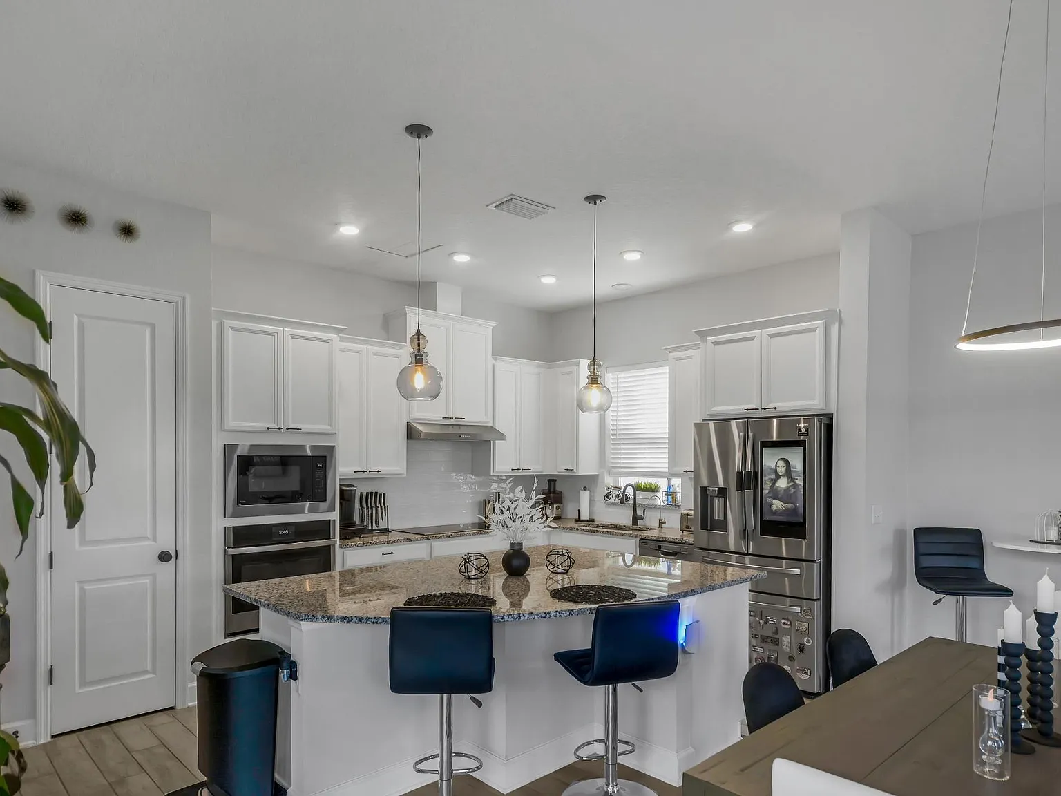 7330 Beach Haven Pl — Photo 2