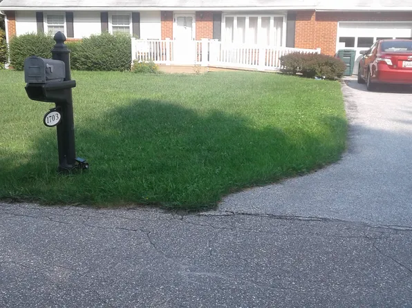 1703 Northview Dr, Hampstead, MD 21074
