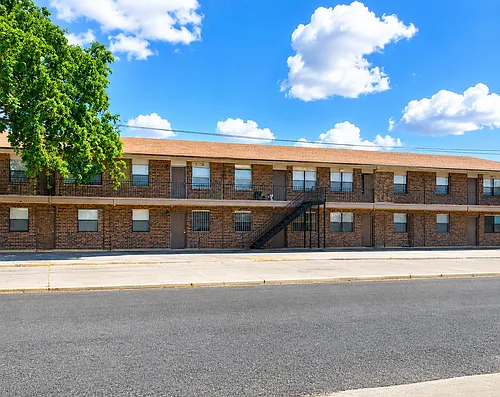 102 E Avenue A Photo 1