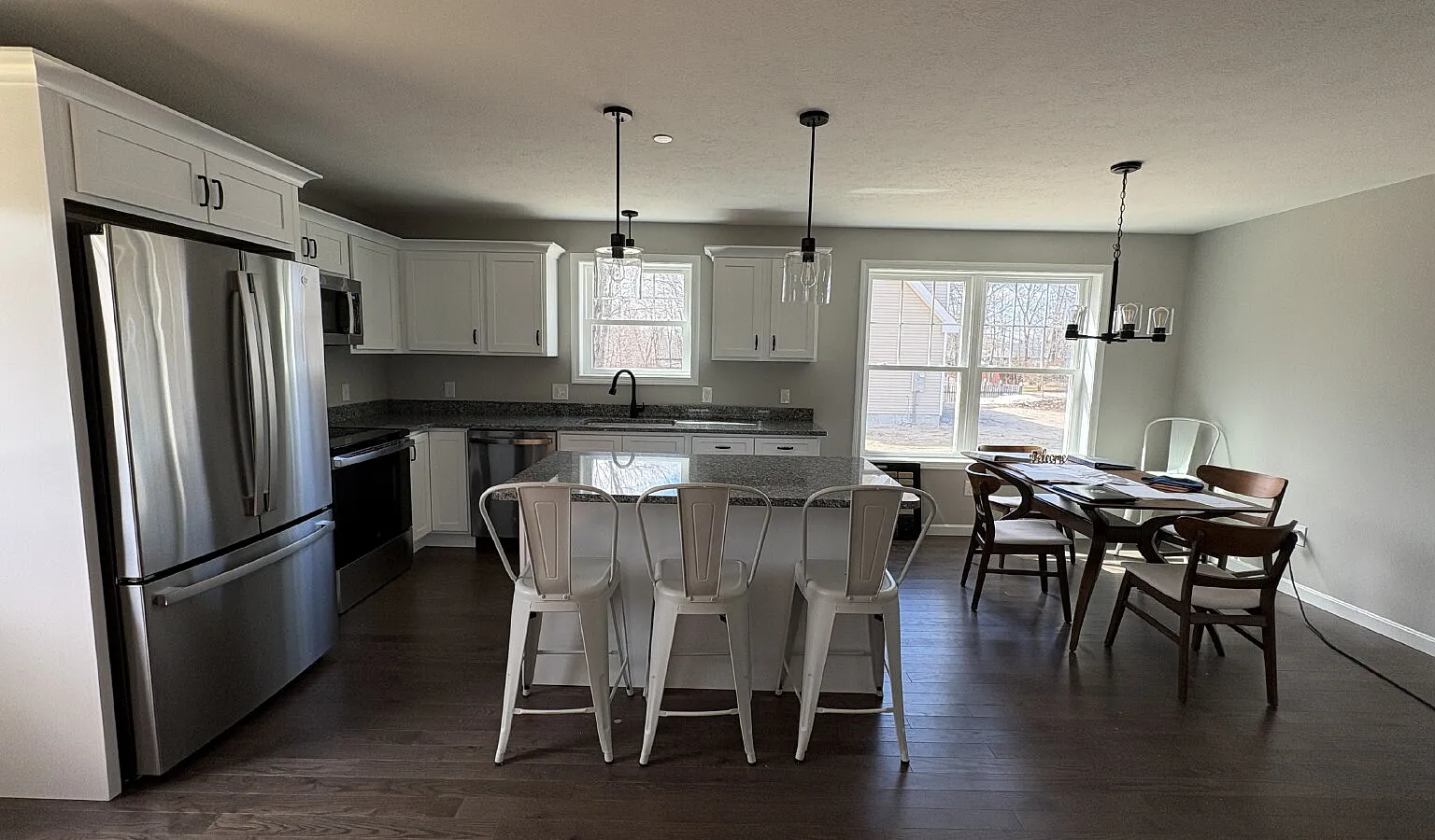 3 bed, 2.5 bath, 1500 sqft, $3,000 — Photo 1