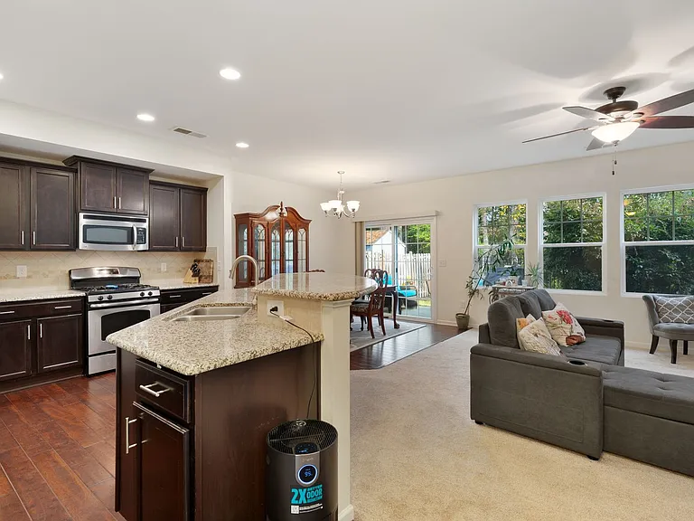2231 Tanners Mill Dr — Photo 3