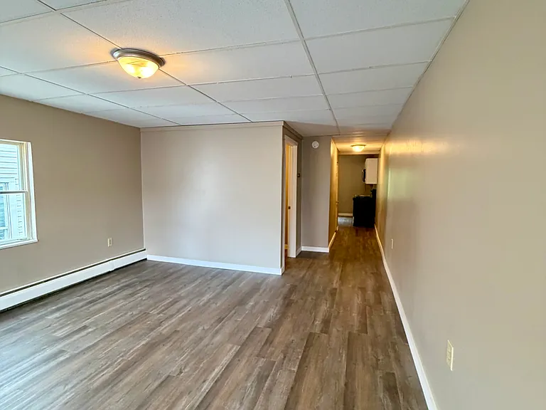 418 Center Ave — Photo 10