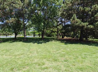 2206 N Chadsworth Ct, Wichita, KS 67205