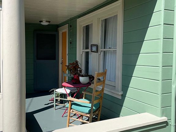 Lower Unit Front Entry and Porch