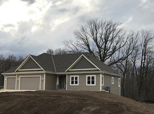 W2296 Woods View Dr, Oconomowoc, WI 53066
